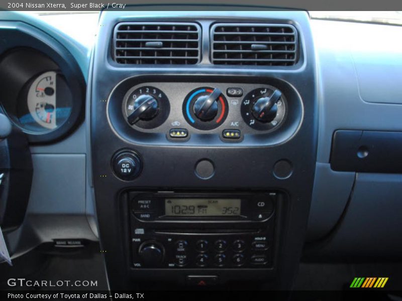 Super Black / Gray 2004 Nissan Xterra
