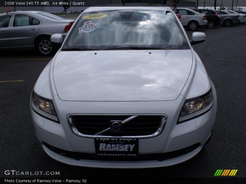 Ice White / Quartz 2008 Volvo S40 T5 AWD