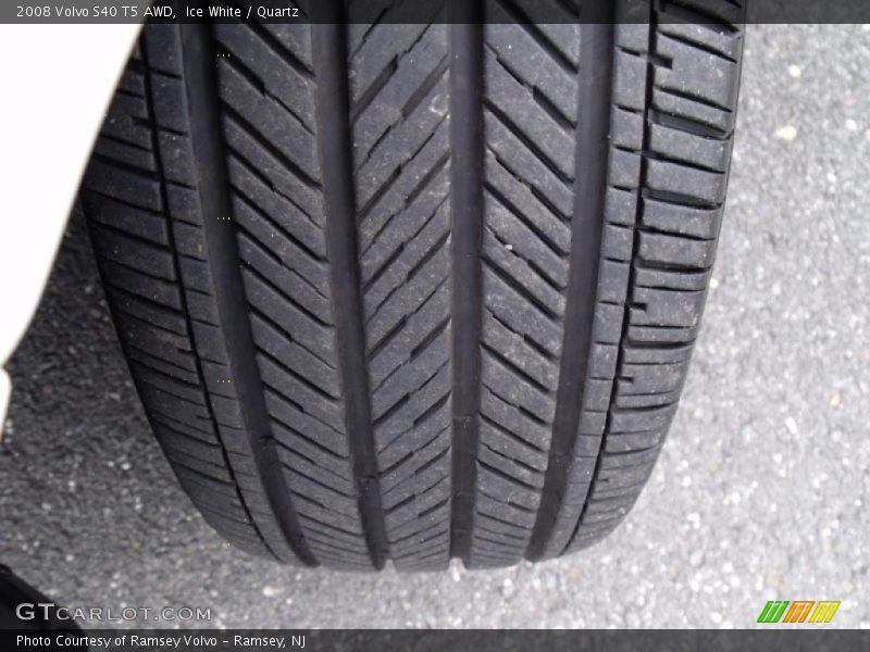 Ice White / Quartz 2008 Volvo S40 T5 AWD