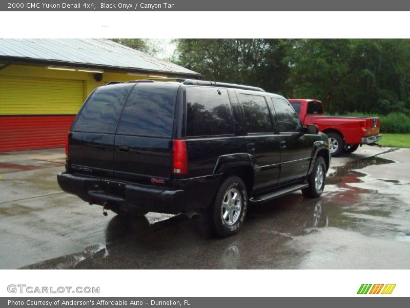 Black Onyx / Canyon Tan 2000 GMC Yukon Denali 4x4