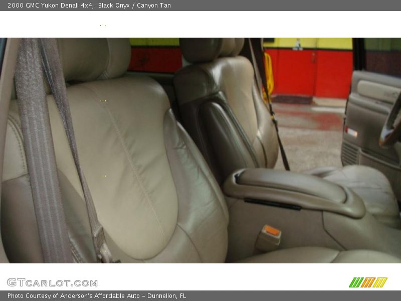 Black Onyx / Canyon Tan 2000 GMC Yukon Denali 4x4