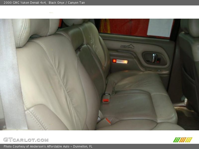 Black Onyx / Canyon Tan 2000 GMC Yukon Denali 4x4