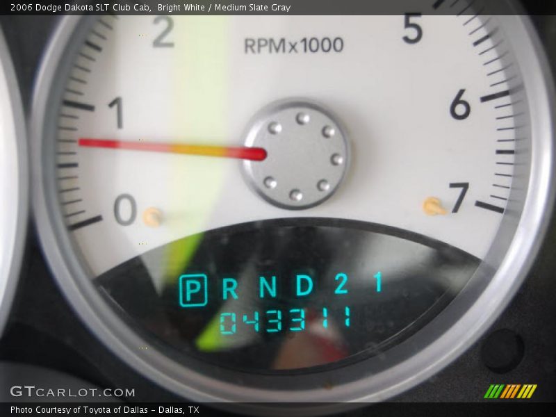 Bright White / Medium Slate Gray 2006 Dodge Dakota SLT Club Cab