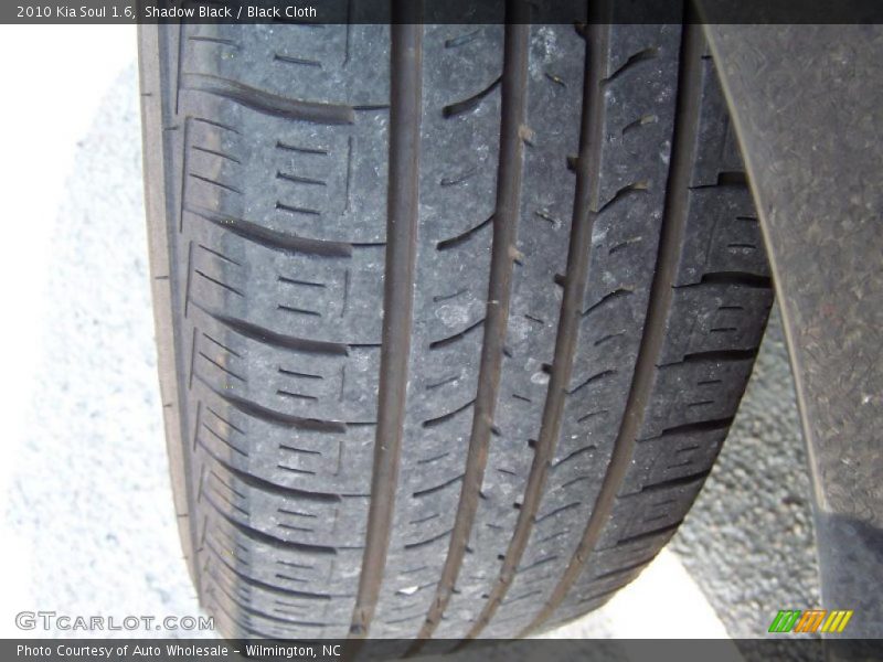 Shadow Black / Black Cloth 2010 Kia Soul 1.6