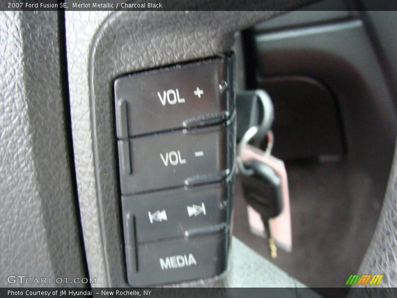 Merlot Metallic / Charcoal Black 2007 Ford Fusion SE