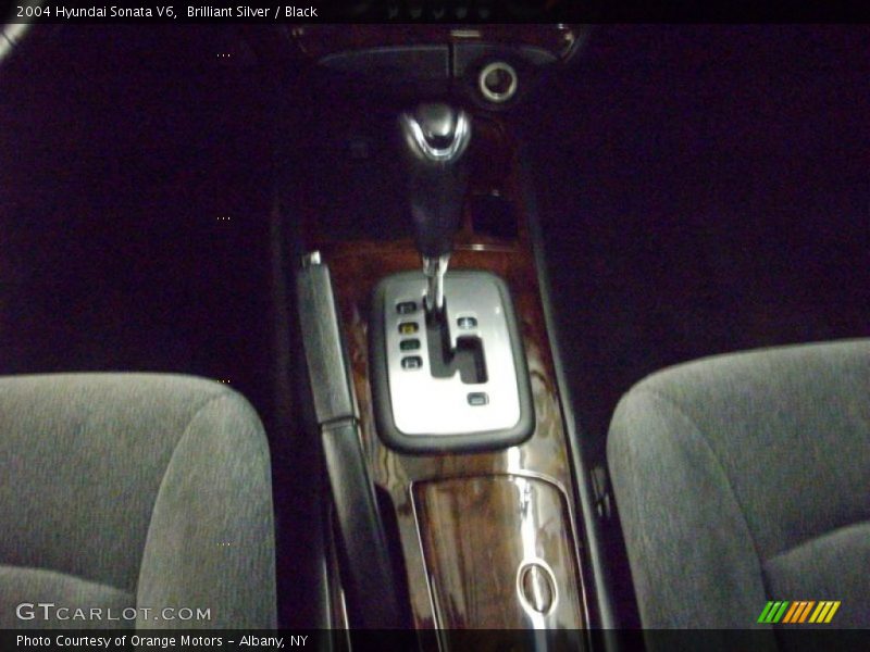 Brilliant Silver / Black 2004 Hyundai Sonata V6