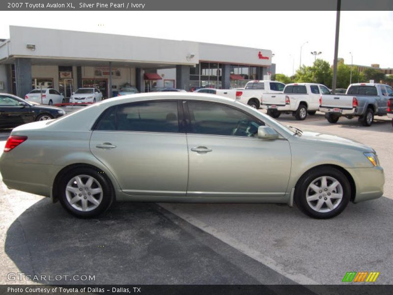 Silver Pine Pearl / Ivory 2007 Toyota Avalon XL