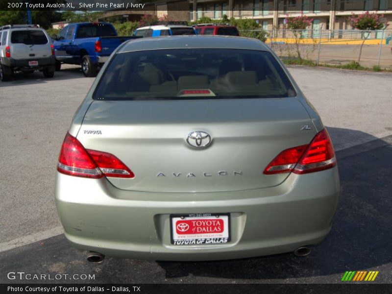 Silver Pine Pearl / Ivory 2007 Toyota Avalon XL