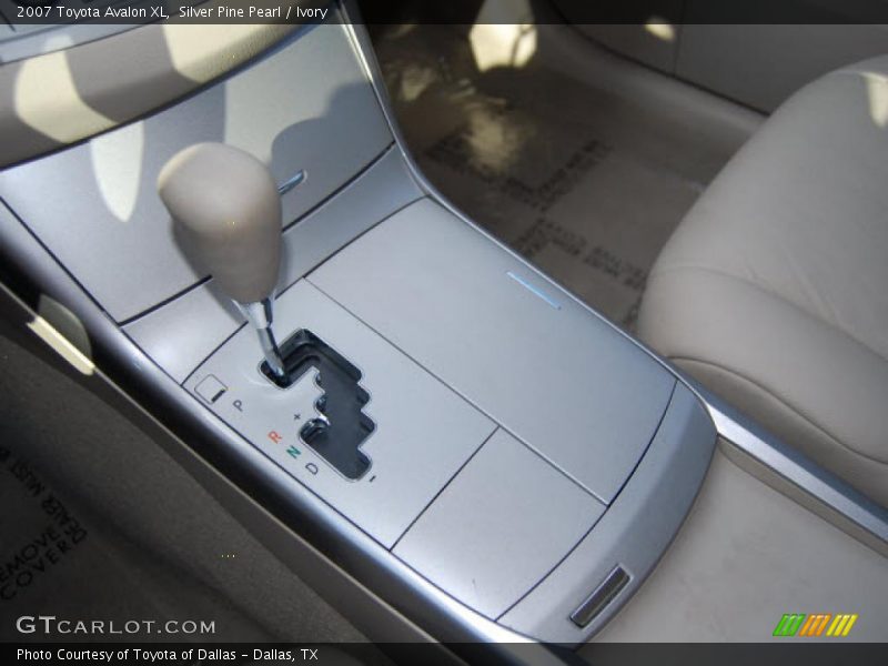 Silver Pine Pearl / Ivory 2007 Toyota Avalon XL