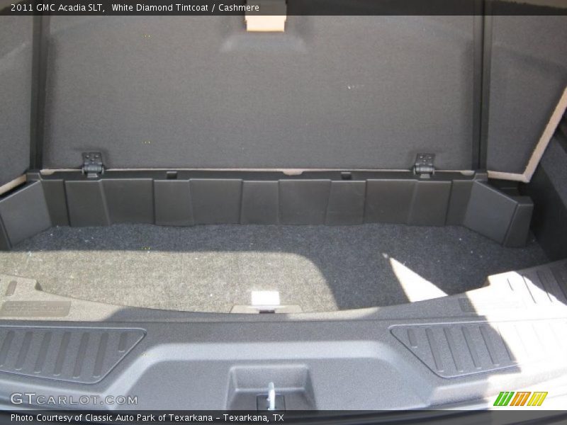 White Diamond Tintcoat / Cashmere 2011 GMC Acadia SLT