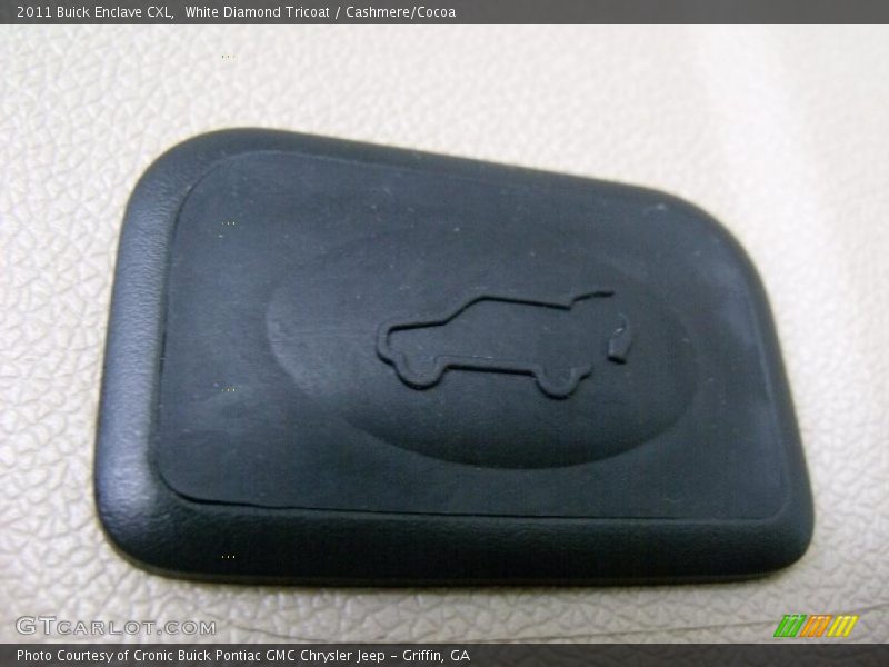 White Diamond Tricoat / Cashmere/Cocoa 2011 Buick Enclave CXL