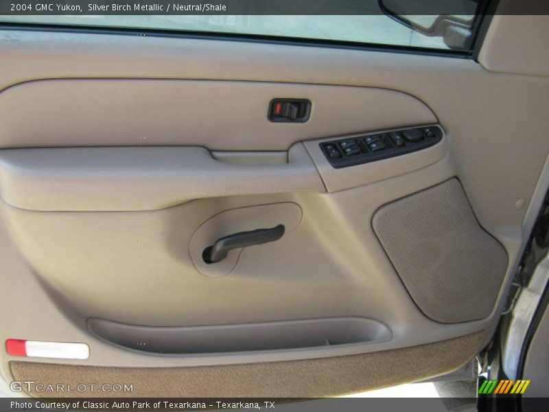 Silver Birch Metallic / Neutral/Shale 2004 GMC Yukon