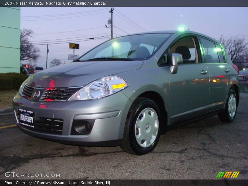 Magnetic Grey Metallic / Charcoal 2007 Nissan Versa S
