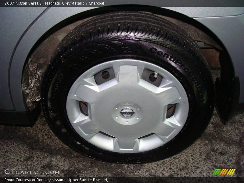 Magnetic Grey Metallic / Charcoal 2007 Nissan Versa S