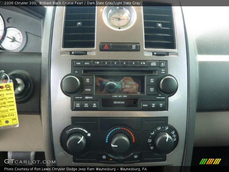 Brilliant Black Crystal Pearl / Dark Slate Gray/Light Slate Gray 2006 Chrysler 300