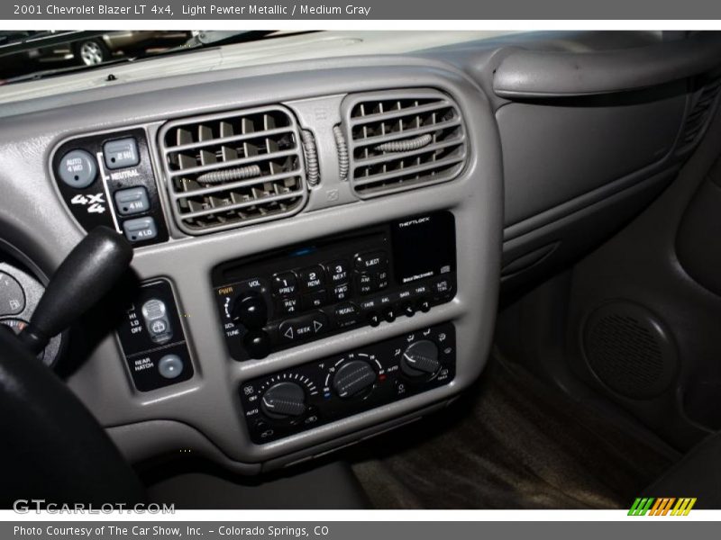 Light Pewter Metallic / Medium Gray 2001 Chevrolet Blazer LT 4x4