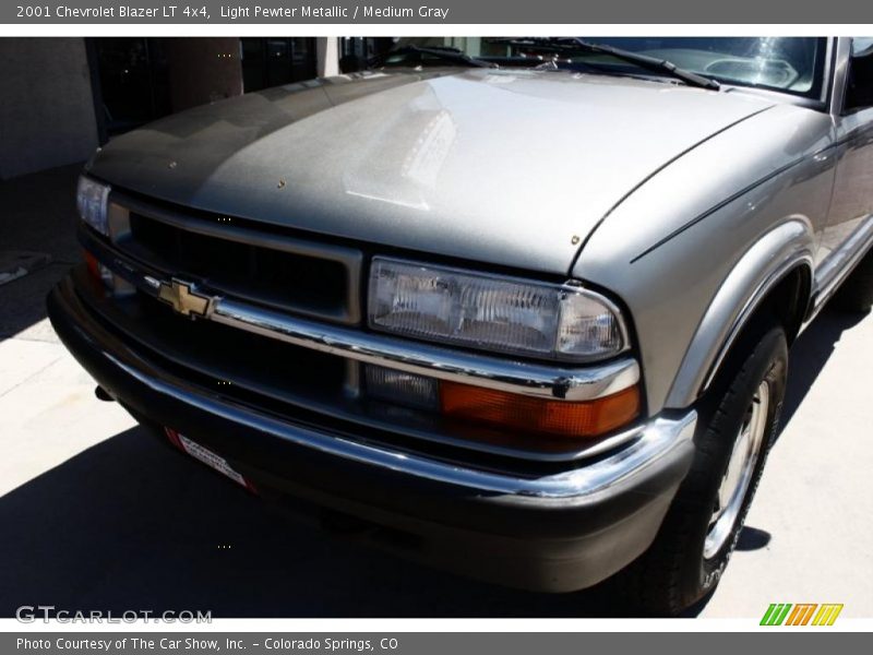 Light Pewter Metallic / Medium Gray 2001 Chevrolet Blazer LT 4x4