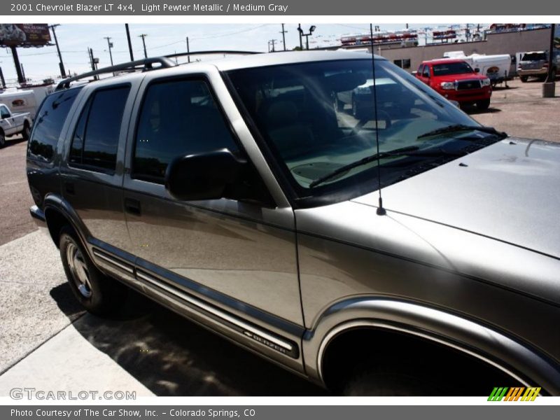 Light Pewter Metallic / Medium Gray 2001 Chevrolet Blazer LT 4x4