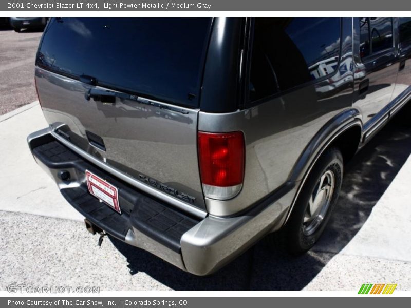 Light Pewter Metallic / Medium Gray 2001 Chevrolet Blazer LT 4x4