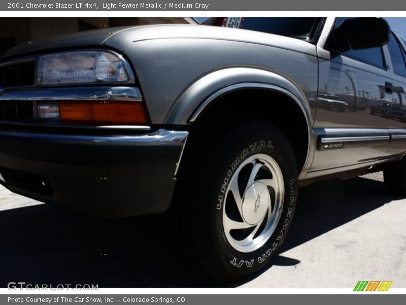 Light Pewter Metallic / Medium Gray 2001 Chevrolet Blazer LT 4x4
