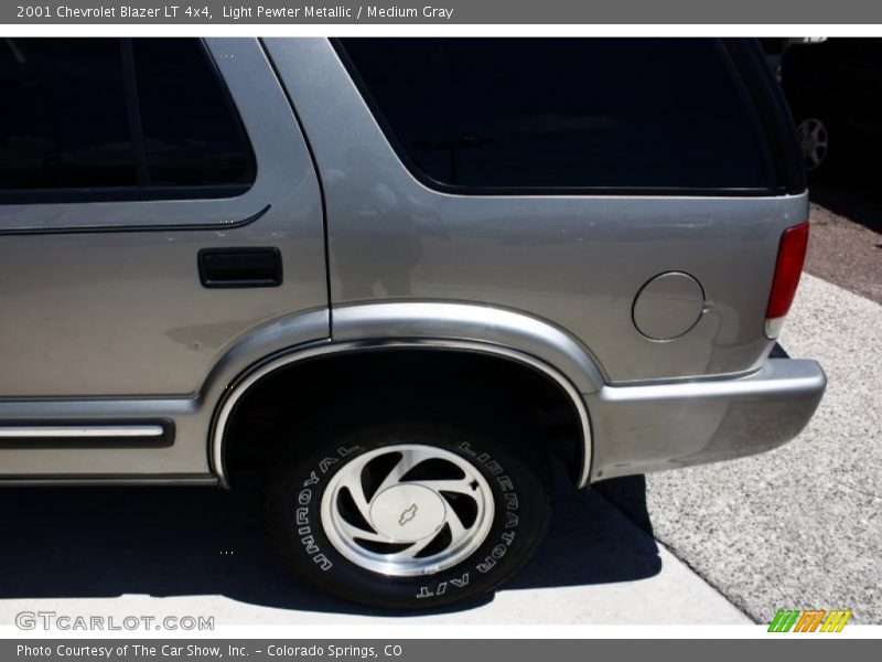 Light Pewter Metallic / Medium Gray 2001 Chevrolet Blazer LT 4x4