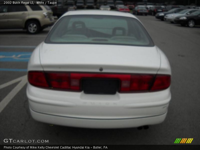 White / Taupe 2002 Buick Regal LS