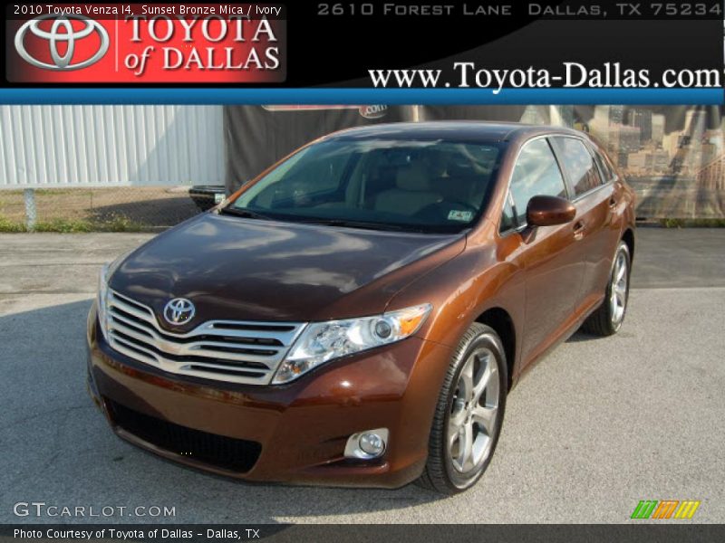 Sunset Bronze Mica / Ivory 2010 Toyota Venza I4