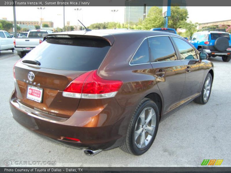 Sunset Bronze Mica / Ivory 2010 Toyota Venza I4