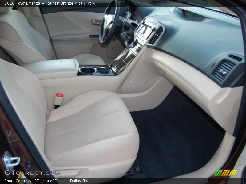Sunset Bronze Mica / Ivory 2010 Toyota Venza I4