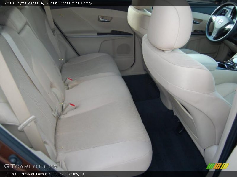 Sunset Bronze Mica / Ivory 2010 Toyota Venza I4