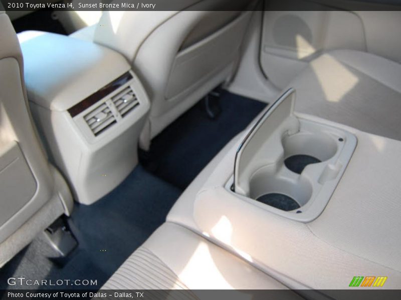 Sunset Bronze Mica / Ivory 2010 Toyota Venza I4