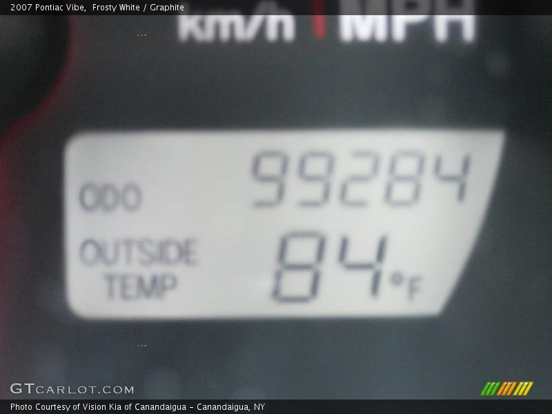 Frosty White / Graphite 2007 Pontiac Vibe