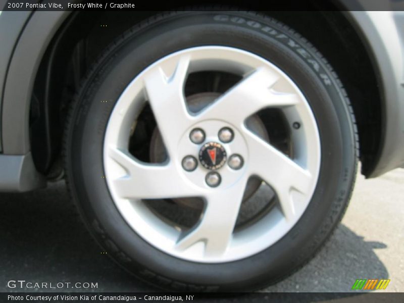 Frosty White / Graphite 2007 Pontiac Vibe