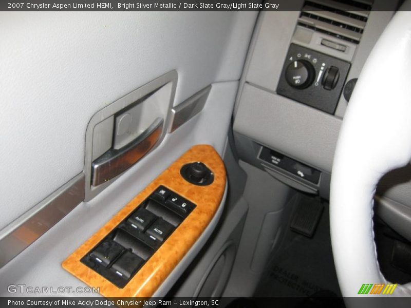Bright Silver Metallic / Dark Slate Gray/Light Slate Gray 2007 Chrysler Aspen Limited HEMI