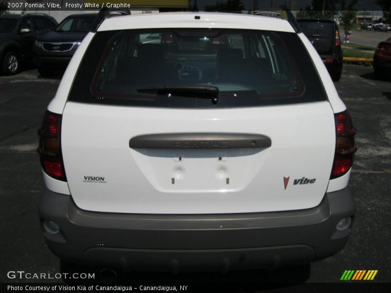 Frosty White / Graphite 2007 Pontiac Vibe