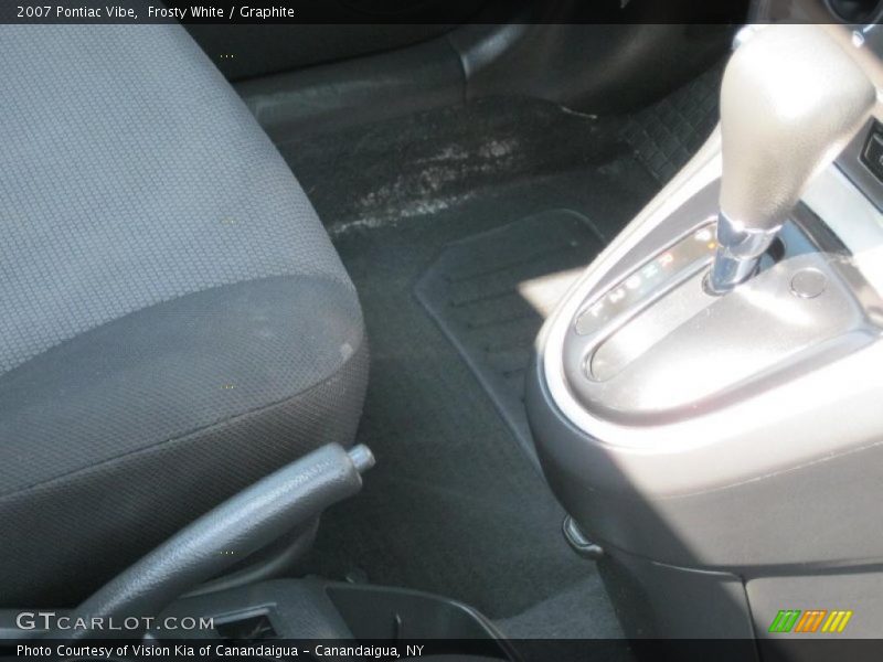 Frosty White / Graphite 2007 Pontiac Vibe