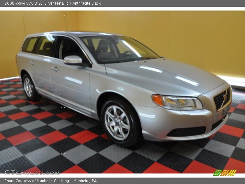Silver Metallic / Anthracite Black 2008 Volvo V70 3.2