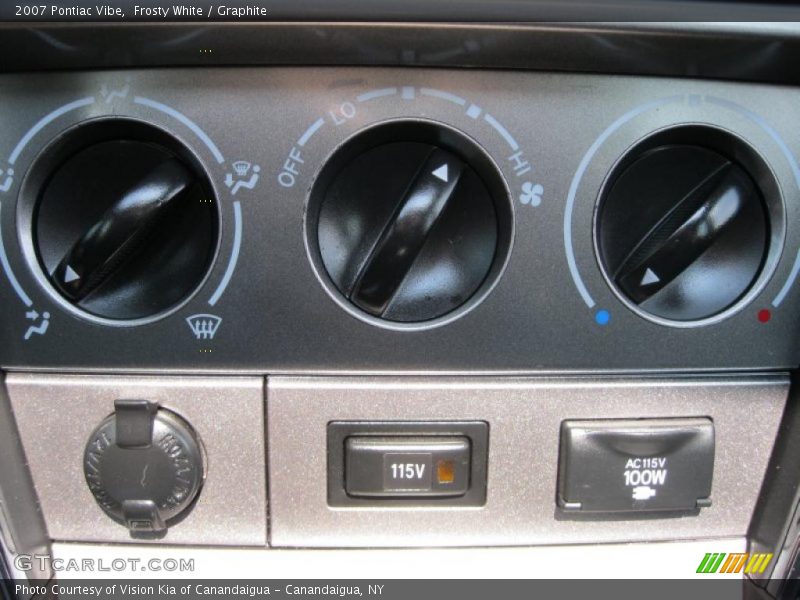 Frosty White / Graphite 2007 Pontiac Vibe
