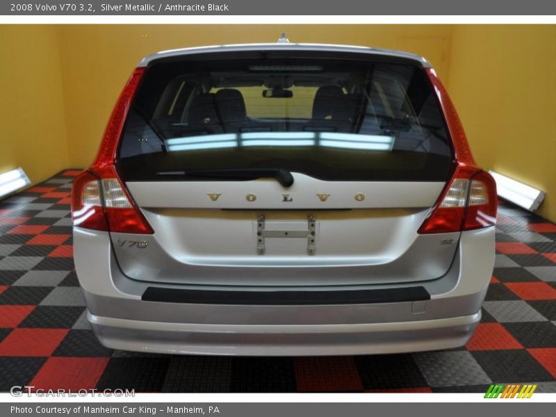 Silver Metallic / Anthracite Black 2008 Volvo V70 3.2