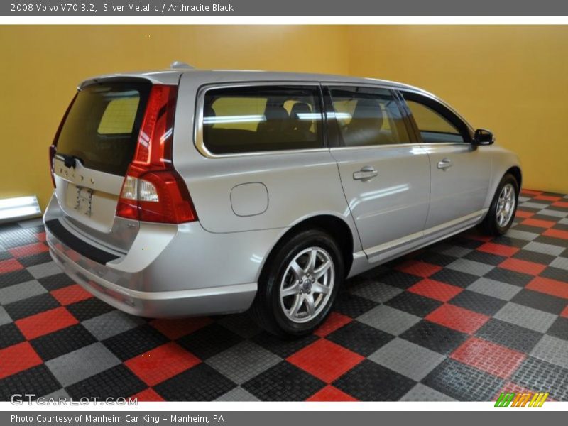 Silver Metallic / Anthracite Black 2008 Volvo V70 3.2