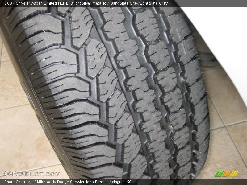 Bright Silver Metallic / Dark Slate Gray/Light Slate Gray 2007 Chrysler Aspen Limited HEMI