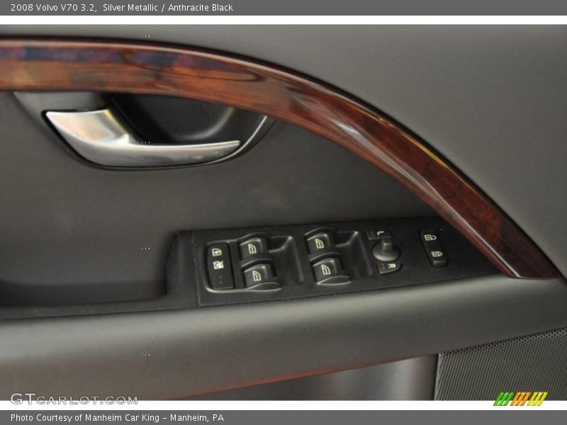 Silver Metallic / Anthracite Black 2008 Volvo V70 3.2