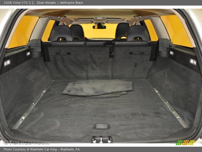 Silver Metallic / Anthracite Black 2008 Volvo V70 3.2