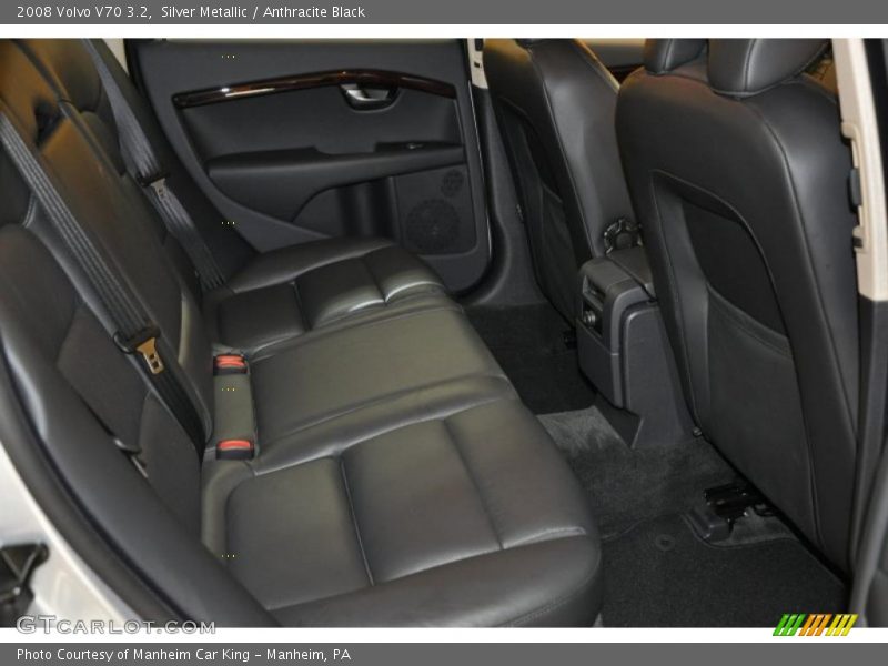 Silver Metallic / Anthracite Black 2008 Volvo V70 3.2
