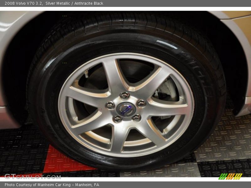 Silver Metallic / Anthracite Black 2008 Volvo V70 3.2