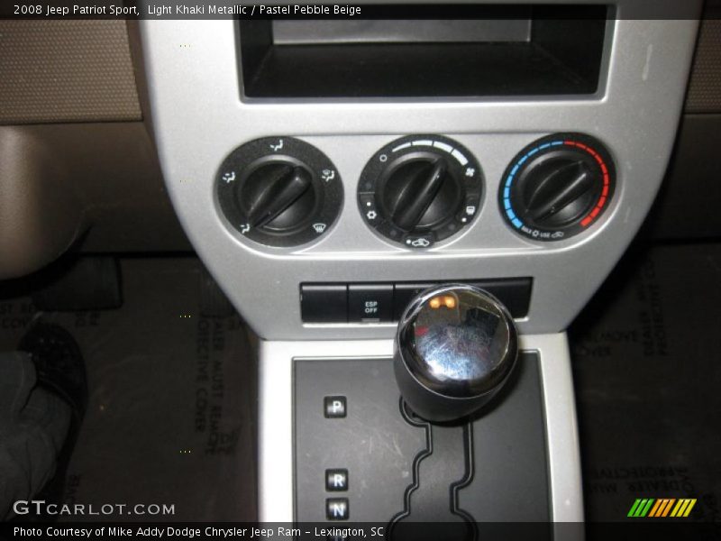 Light Khaki Metallic / Pastel Pebble Beige 2008 Jeep Patriot Sport