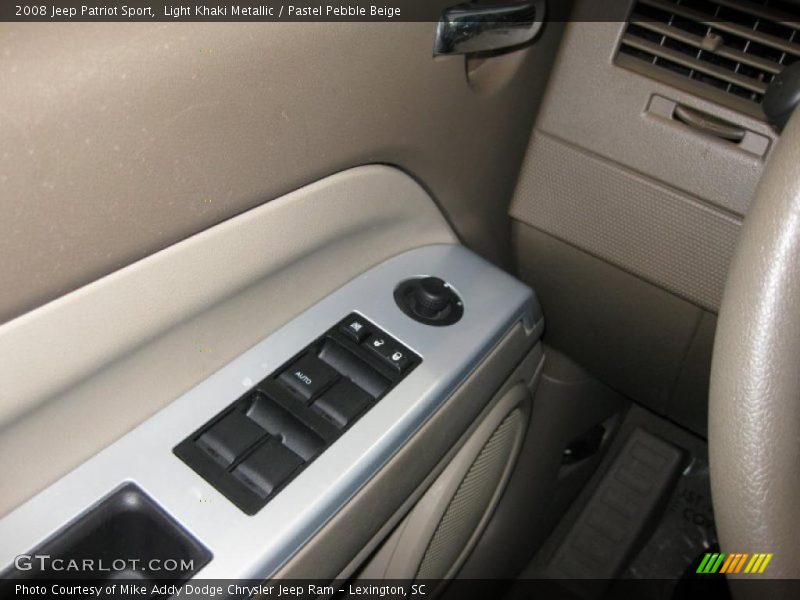 Light Khaki Metallic / Pastel Pebble Beige 2008 Jeep Patriot Sport