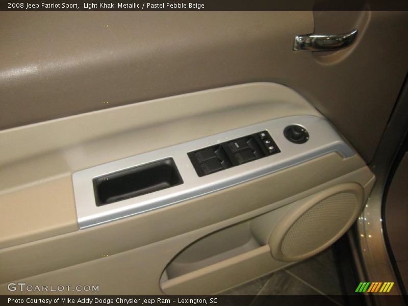 Light Khaki Metallic / Pastel Pebble Beige 2008 Jeep Patriot Sport