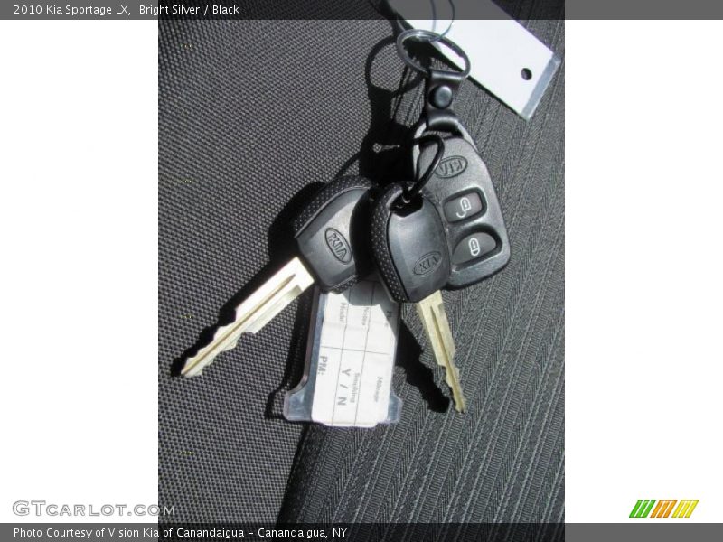 Bright Silver / Black 2010 Kia Sportage LX