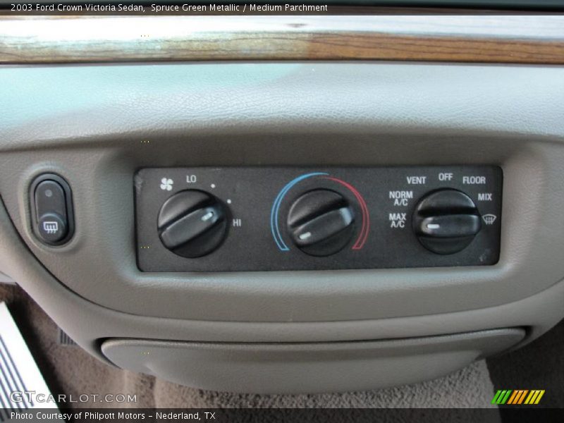 Spruce Green Metallic / Medium Parchment 2003 Ford Crown Victoria Sedan